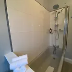 Merewyke Boutique Family Sleeps 4 , Only 5 Minutes Walk To Apartamento Windermere