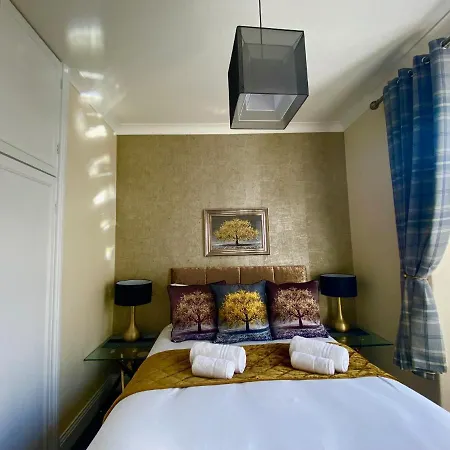 Апартаменты Merewyke Boutique Luxury Family Sleeps 4 , Location Уиндермир