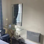 Merewyke Boutique Family Sleeps 4 , Only 5 Minutes Walk To Apartament