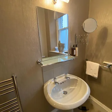 Merewyke Boutique Luxury Family Sleeps 4 , Location Apartment